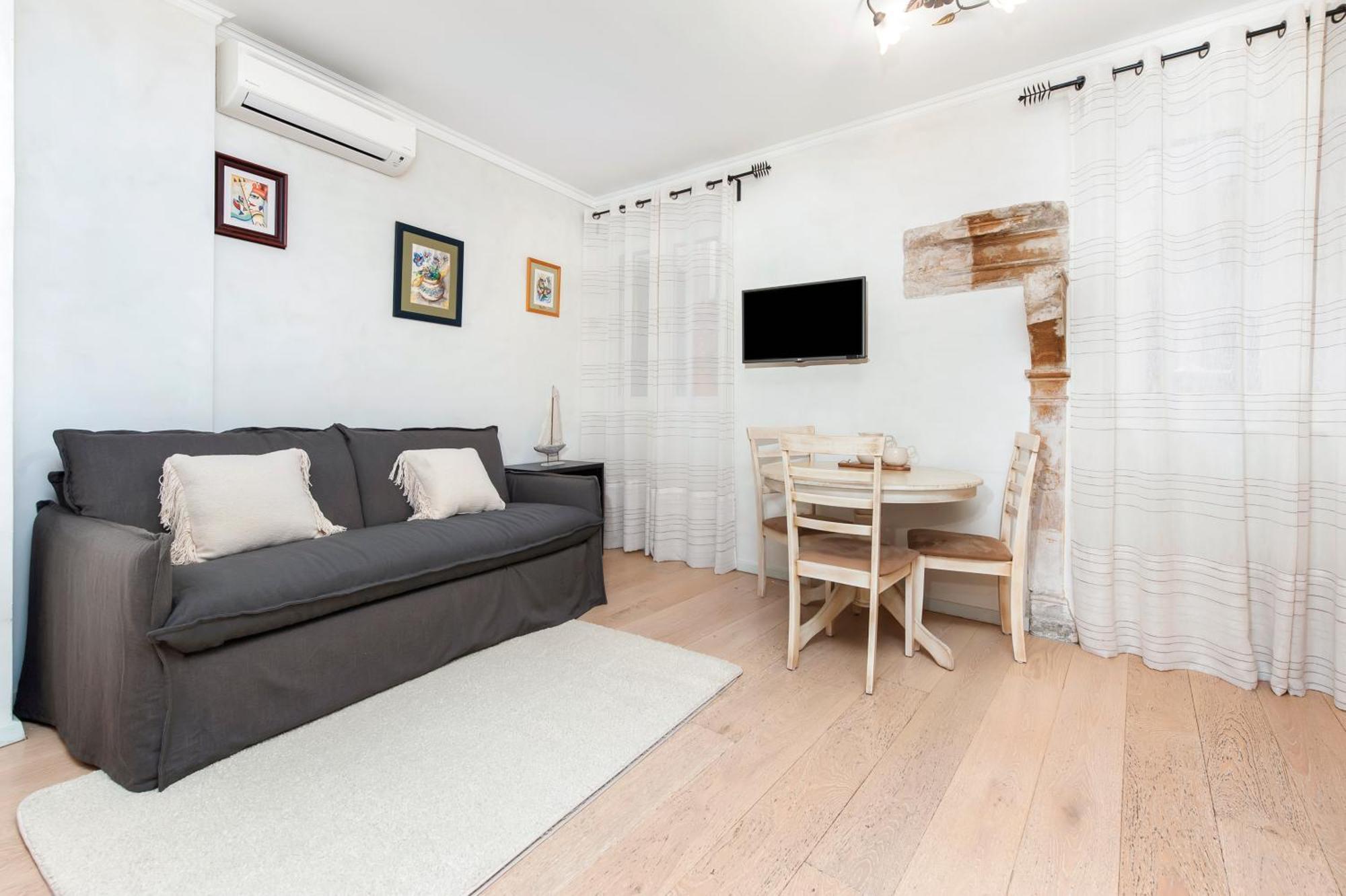 Casa Matteotti Apartment Ровин Екстериор снимка